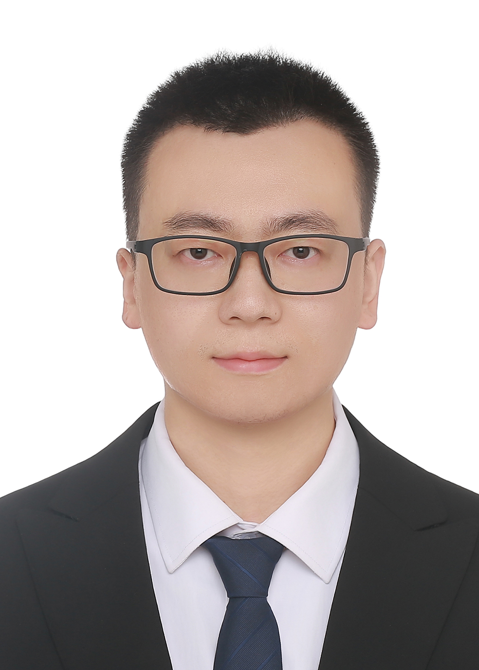 任令仓的职业照